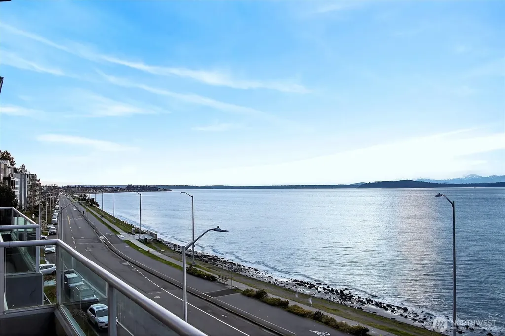 1374 Alki Avenue SW Seattle WA 98116