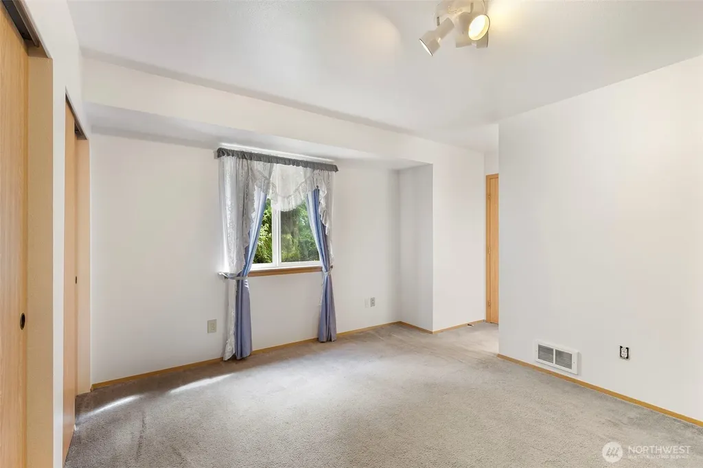 10615 135th Avenue NW Gig Harbor WA 98329