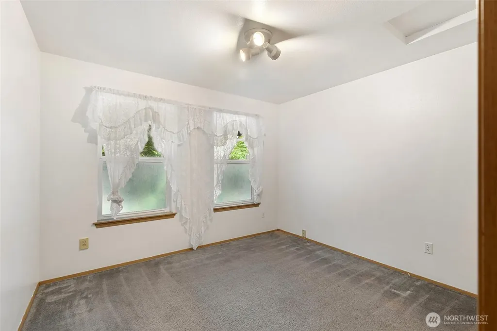10615 135th Avenue NW Gig Harbor WA 98329