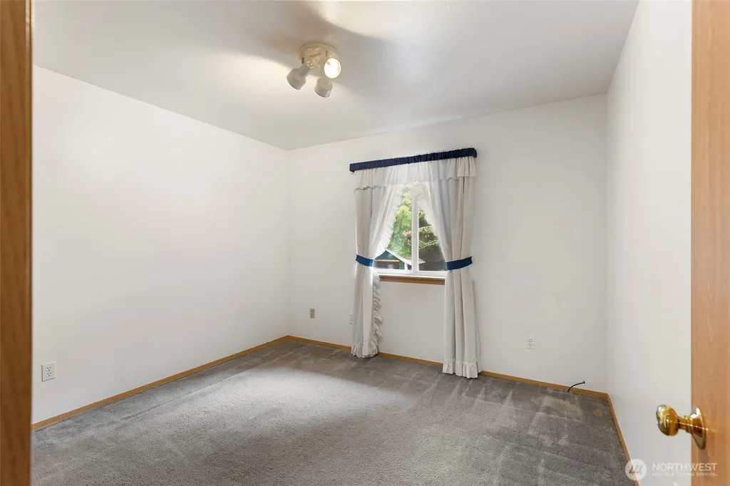 10615 135th Avenue NW Gig Harbor WA 98329
