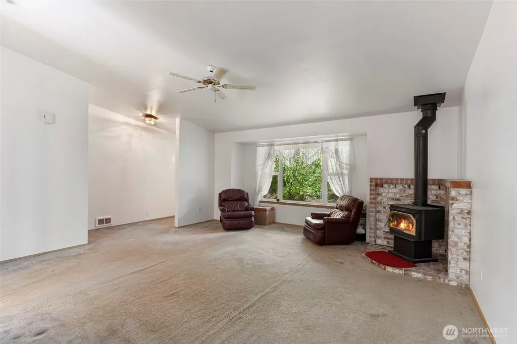 10615 135th Avenue NW Gig Harbor WA 98329