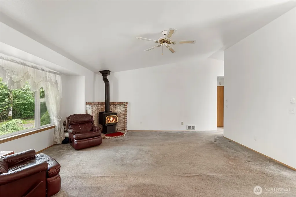 10615 135th Avenue NW Gig Harbor WA 98329