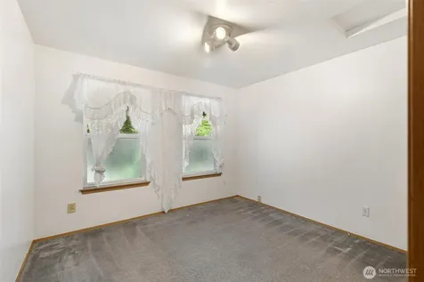 10615 135th Avenue NW Gig Harbor WA 98329