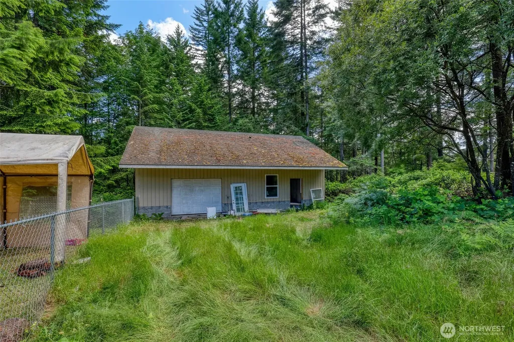 2026 SE Yakima Street Port Orchard WA 98367