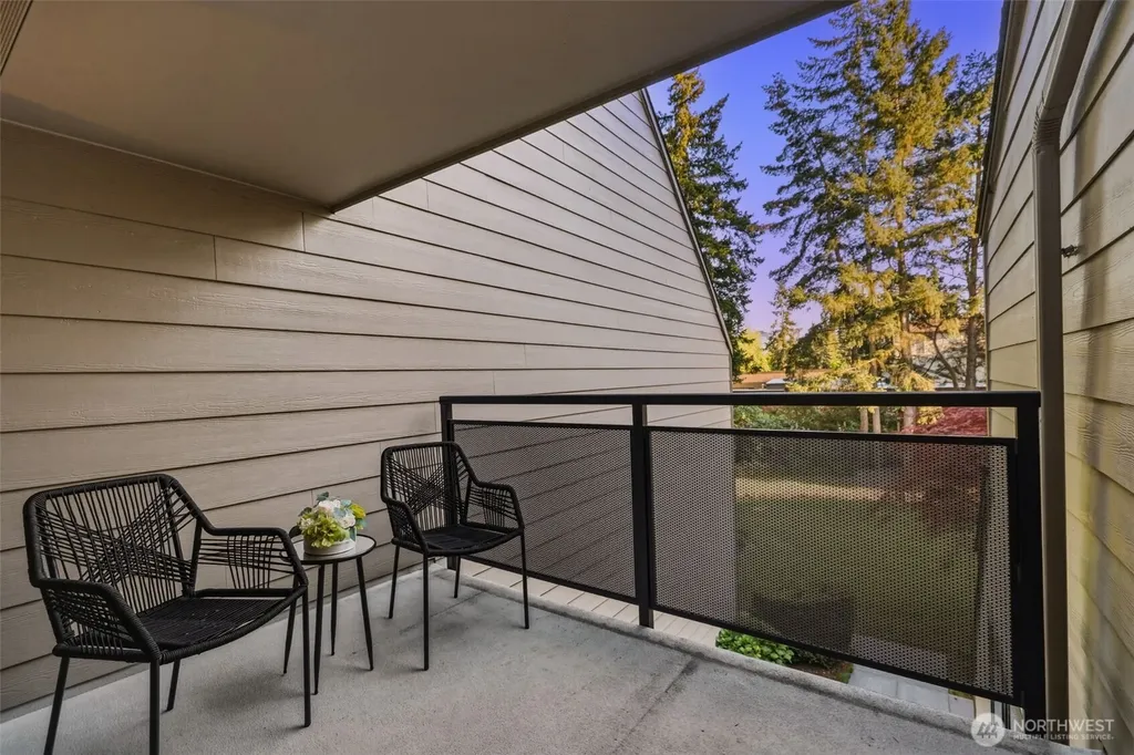 10327 NE 19th Place Bellevue WA 98004