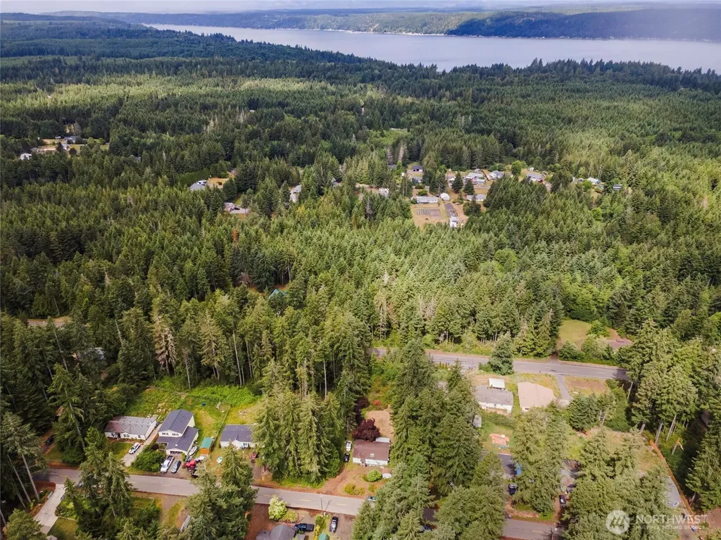 4611 E Rasor Road W Belfair WA 98528
