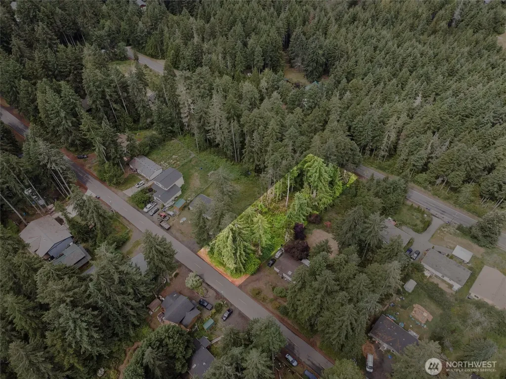 4611 E Rasor Road W Belfair WA 98528
