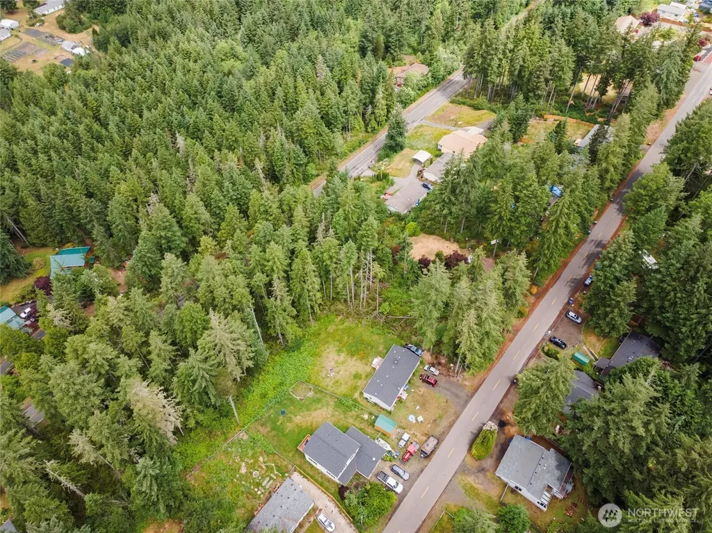 4611 E Rasor Road W Belfair WA 98528