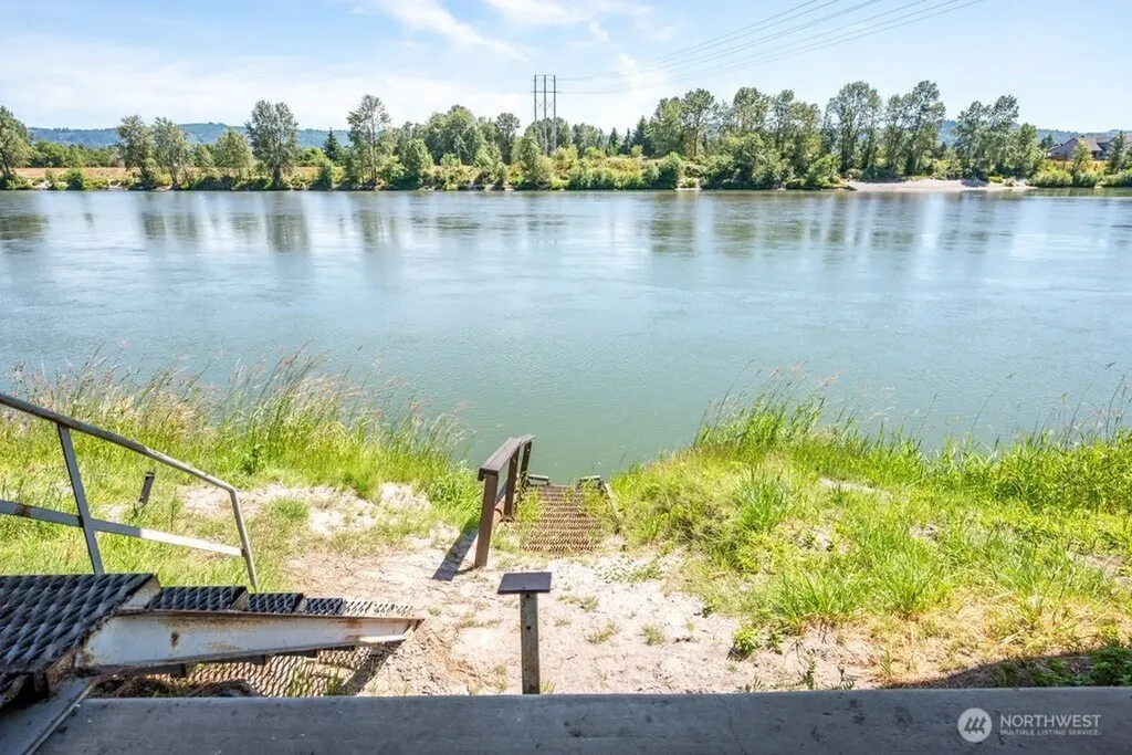 745 Marine View Drive Longview WA 98632