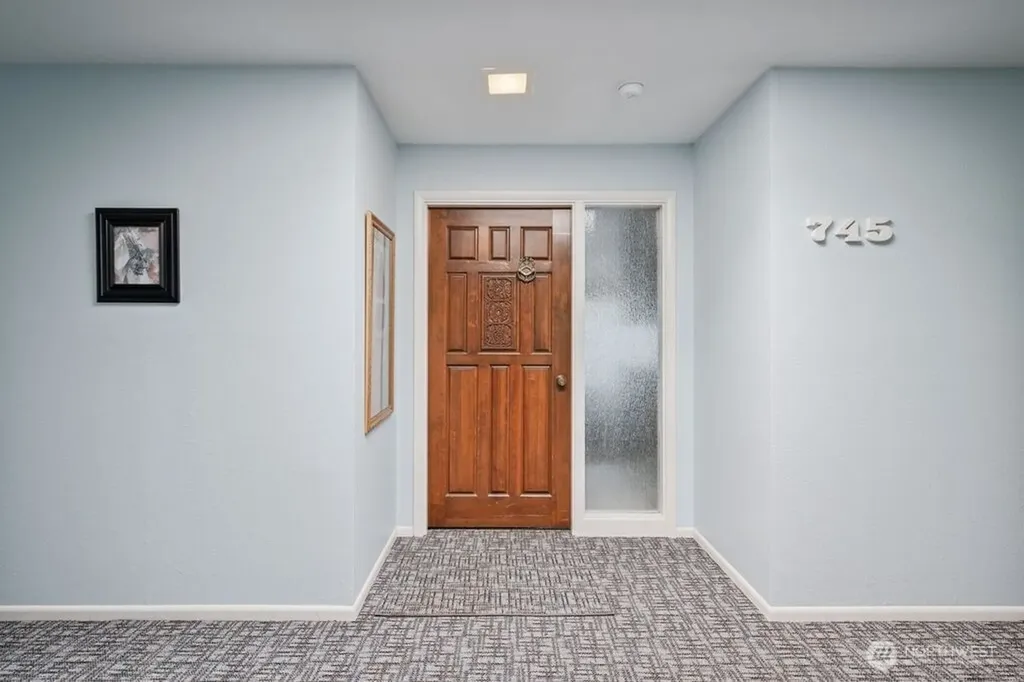 745 Marine View Drive Longview WA 98632