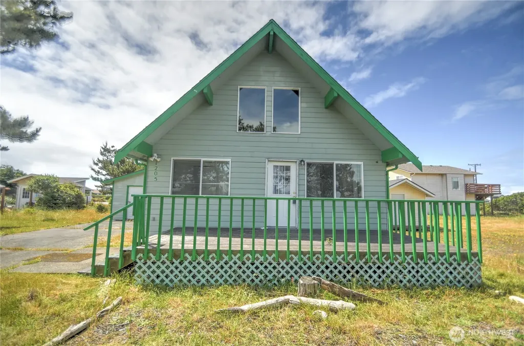 1205 Fairwood Court St SW Ocean Shores WA 98569