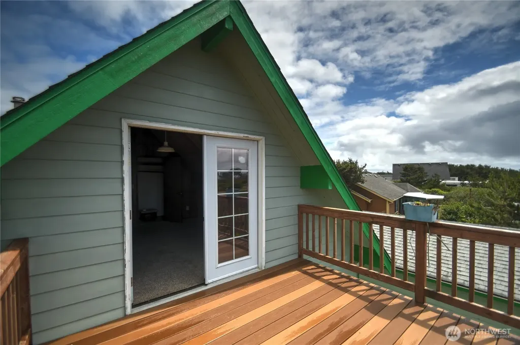 1205 Fairwood Court St SW Ocean Shores WA 98569