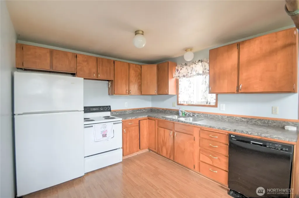 1205 Fairwood Court St SW Ocean Shores WA 98569