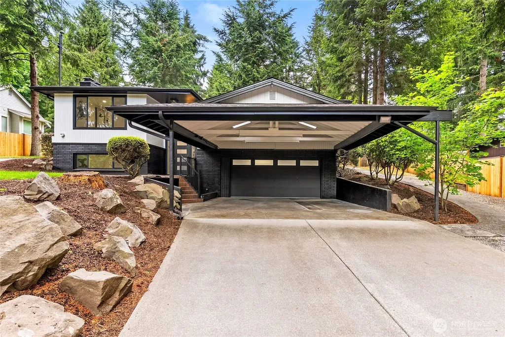 18630 SE 216th Street Renton WA 98058