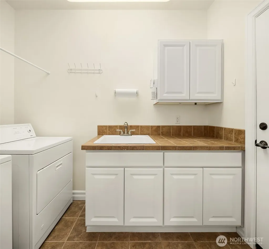 24253 NE Vine Maple Way Redmond WA 98053
