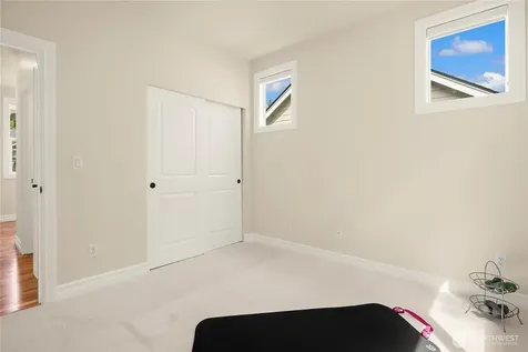 24253 NE Vine Maple Way Redmond WA 98053