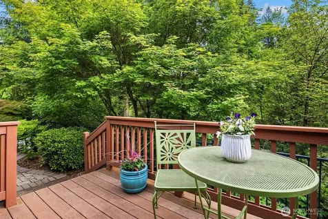 24253 NE Vine Maple Way Redmond WA 98053