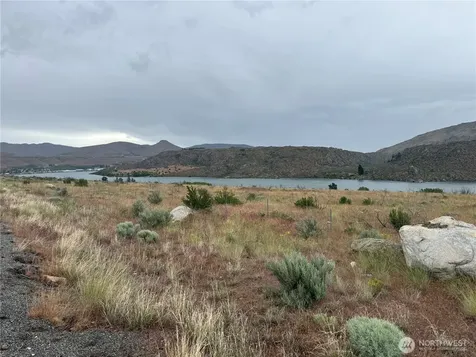 300 Buckhorn Mountain Drive Pateros WA 98846