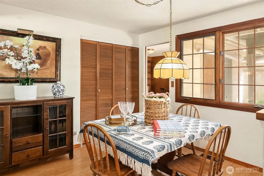 1260 168th Avenue NE Bellevue WA 98008