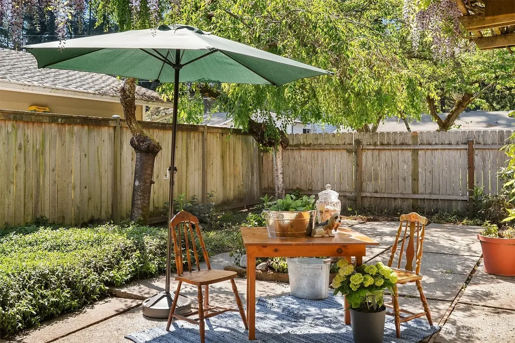 1260 168th Avenue NE Bellevue WA 98008