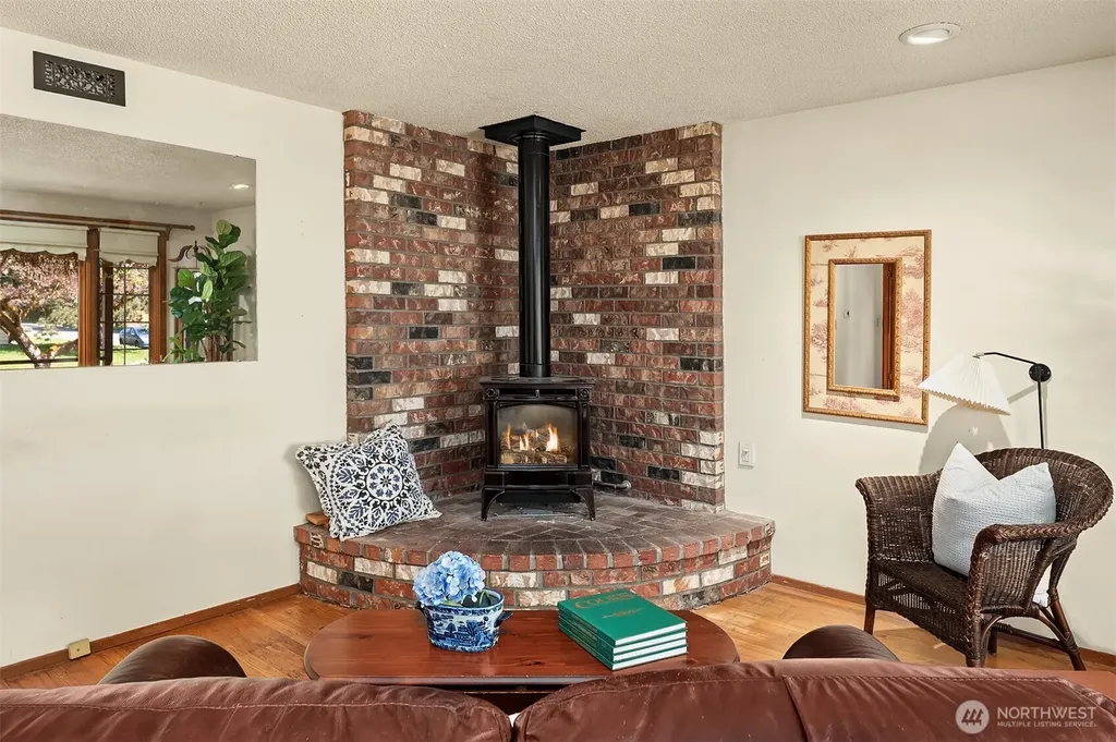 1260 168th Avenue NE Bellevue WA 98008