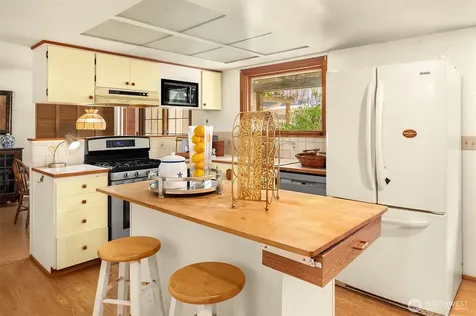 1260 168th Avenue NE Bellevue WA 98008