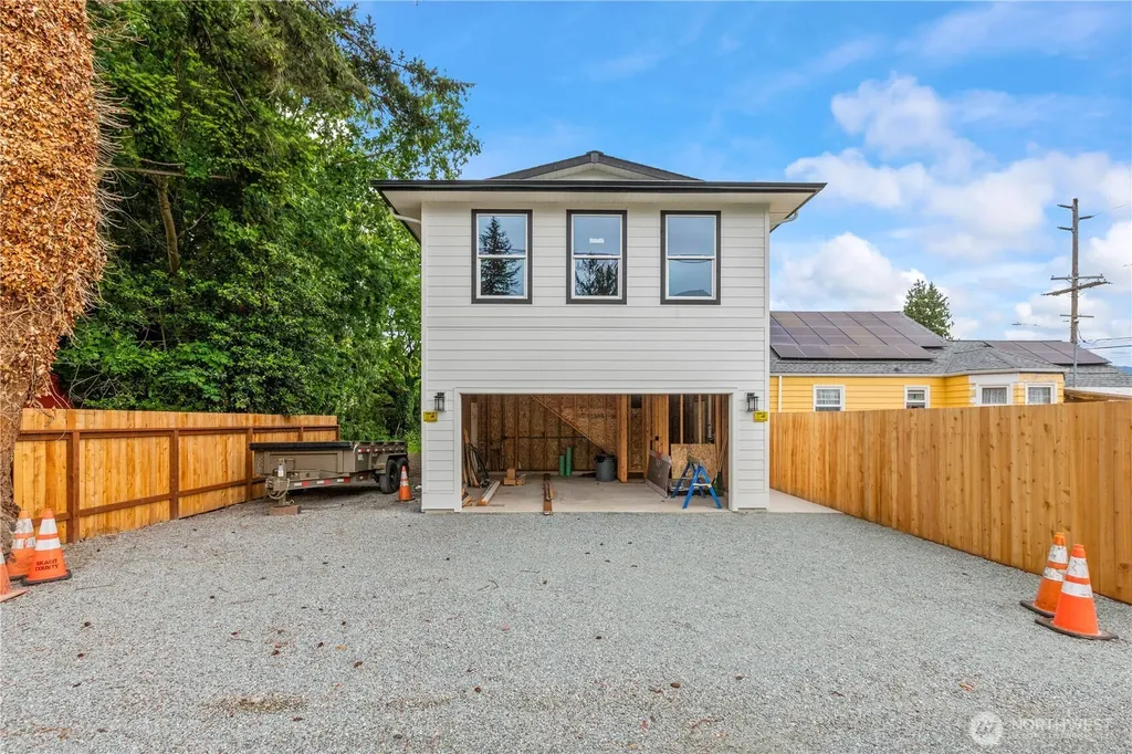 226 E Orange Avenue Burlington WA 98233