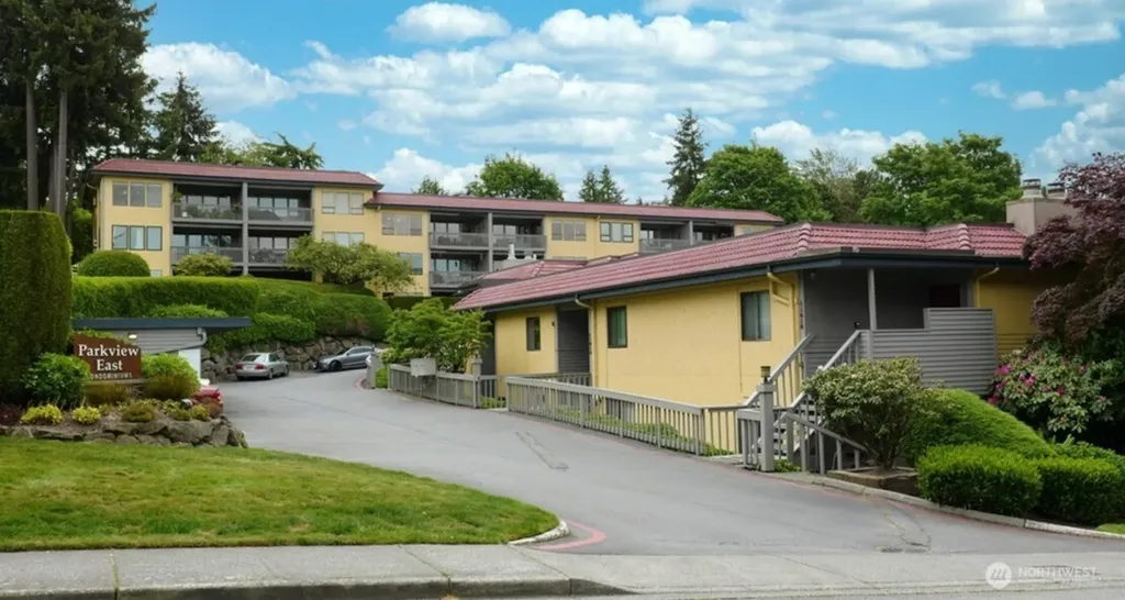 11642 100th Avenue NE Kirkland WA 98034