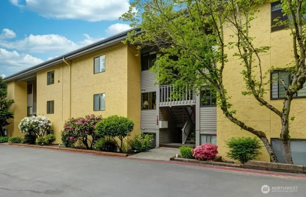 11642 100th Avenue NE Kirkland WA 98034