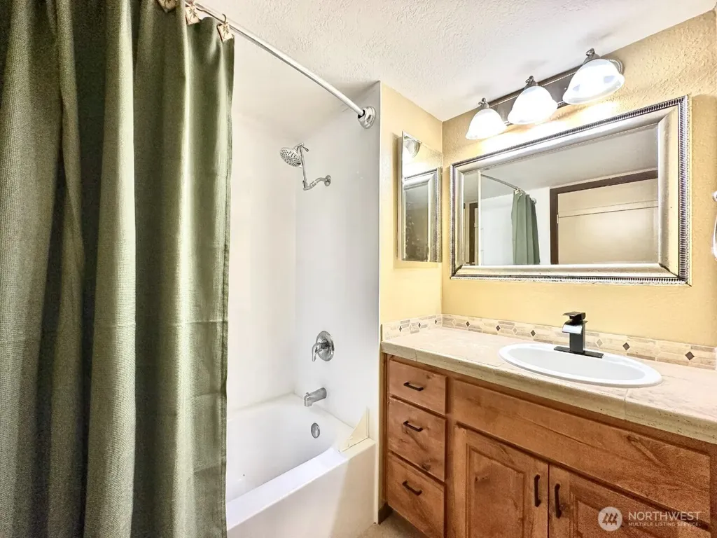 11642 100th Avenue NE Kirkland WA 98034