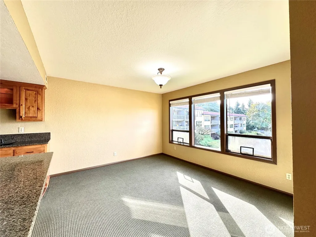 11642 100th Avenue NE Kirkland WA 98034