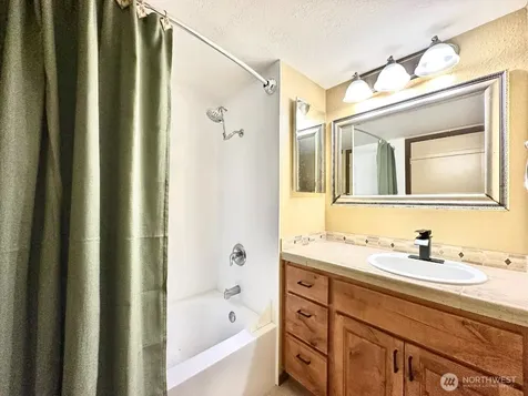 11642 100th Avenue NE Kirkland WA 98034