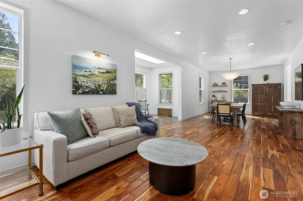 9762 NE Pine Street Bainbridge Island WA 98110