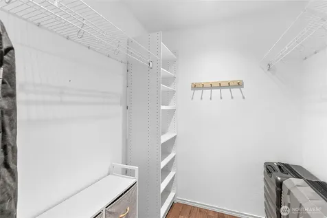 9762 NE Pine Street Bainbridge Island WA 98110