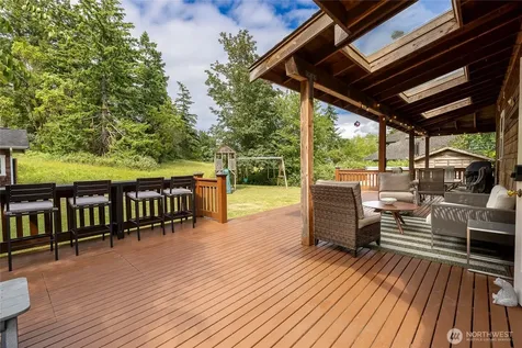 9762 NE Pine Street Bainbridge Island WA 98110