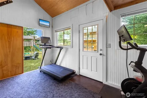 9762 NE Pine Street Bainbridge Island WA 98110