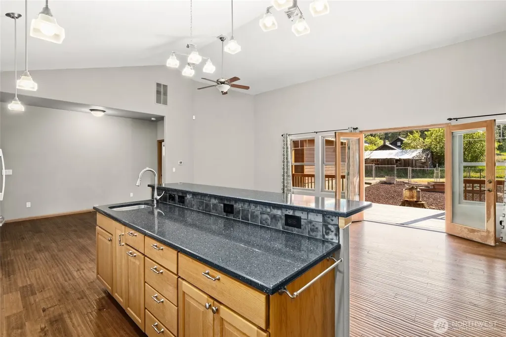 706 S A Street Roslyn WA 98941