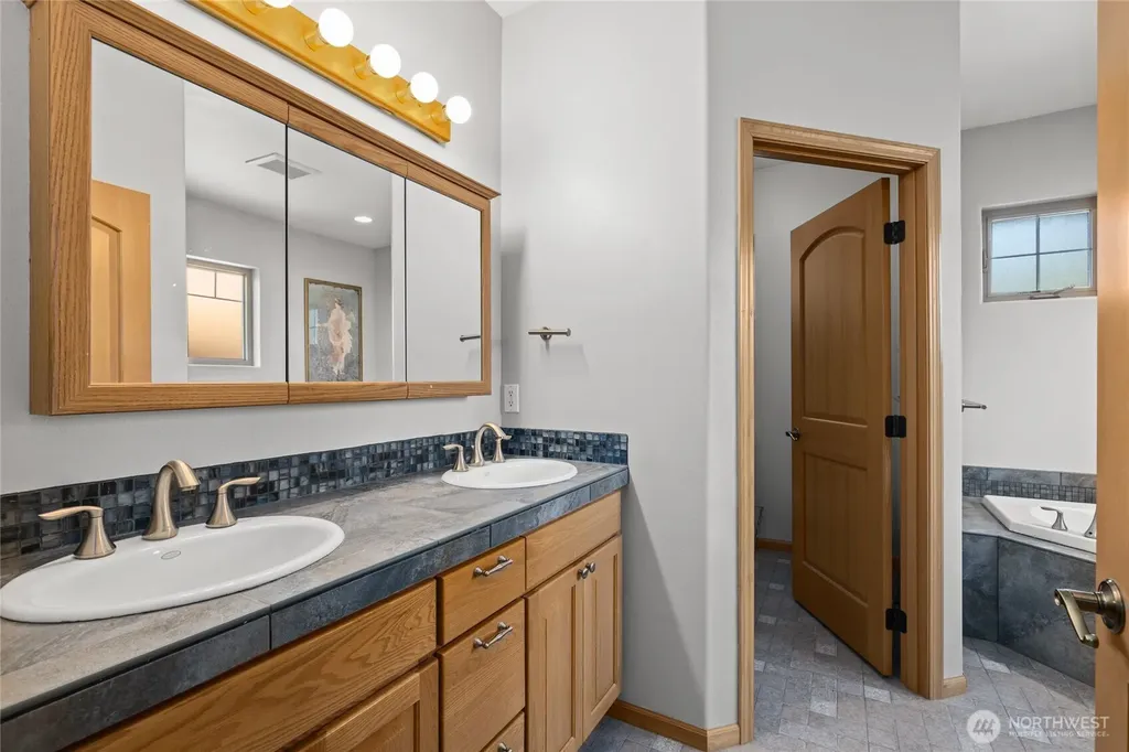 706 S A Street Roslyn WA 98941