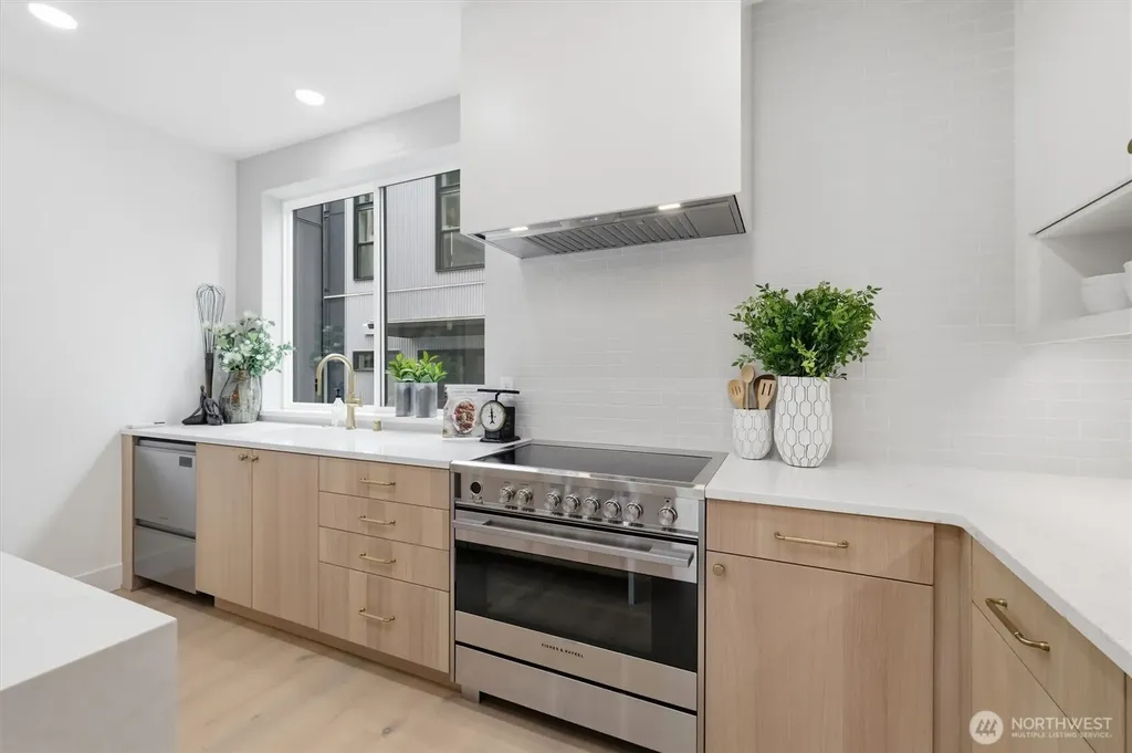 2009 Minor Avenue E Seattle WA 98102
