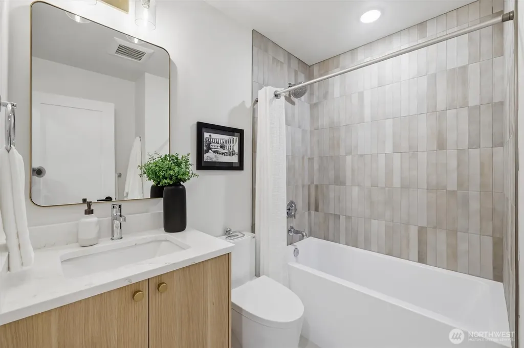 2009 Minor Avenue E Seattle WA 98102