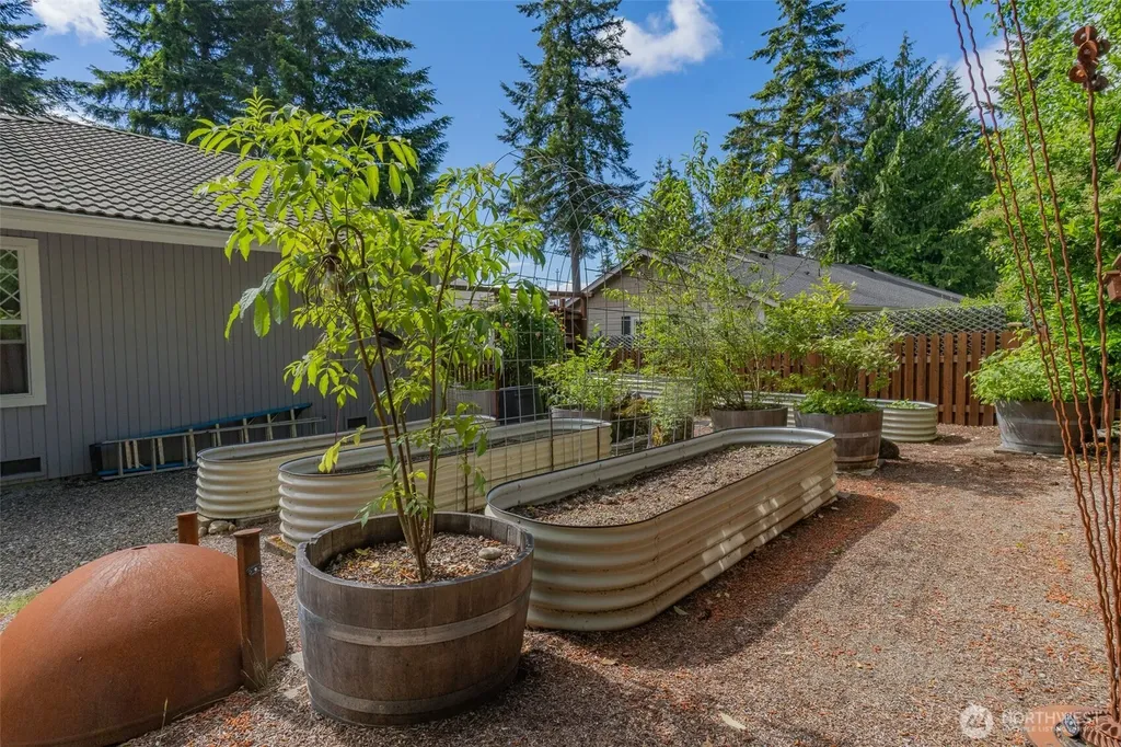761 E Old Ranch Road Allyn WA 98524