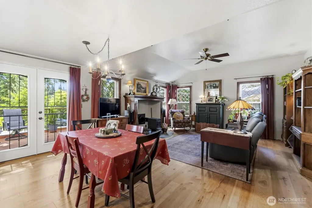 761 E Old Ranch Road Allyn WA 98524
