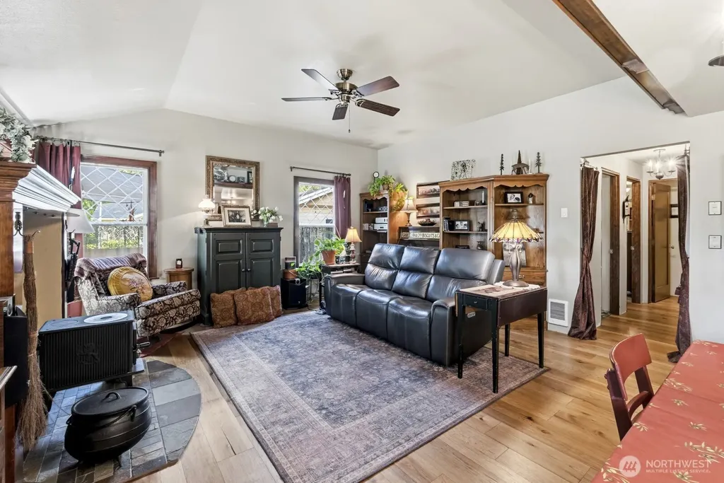 761 E Old Ranch Road Allyn WA 98524