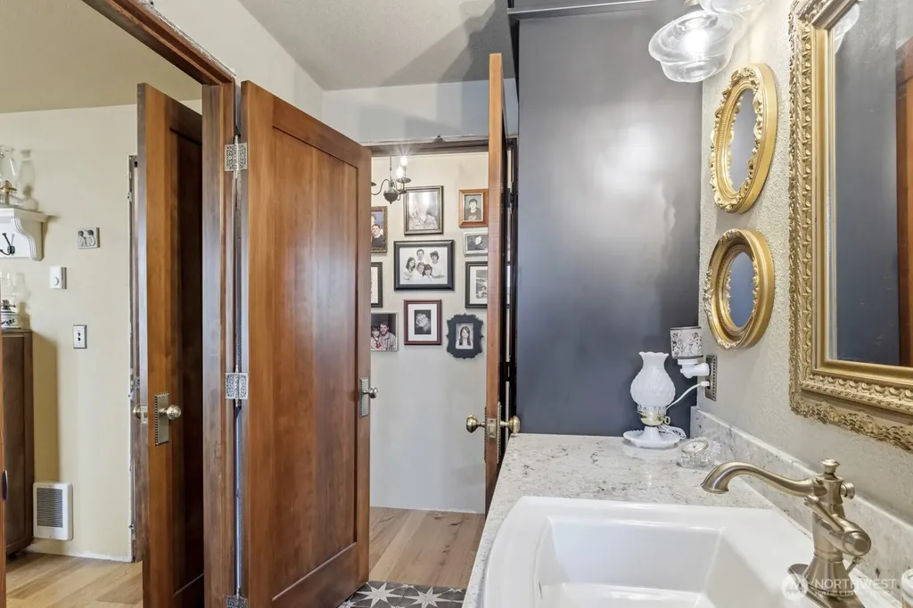761 E Old Ranch Road Allyn WA 98524