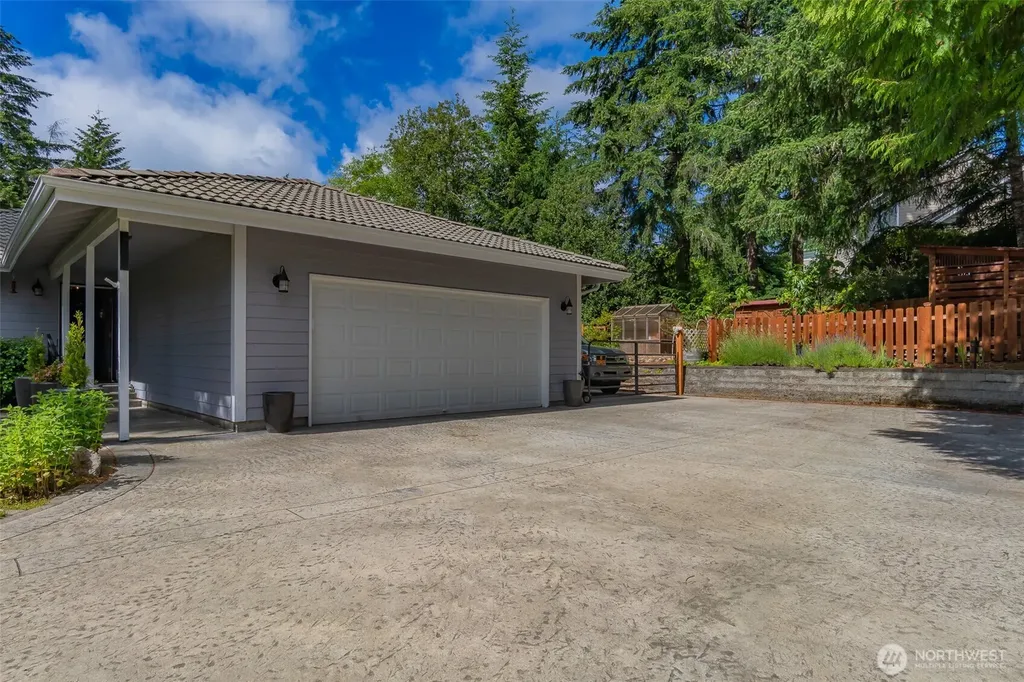 761 E Old Ranch Road Allyn WA 98524