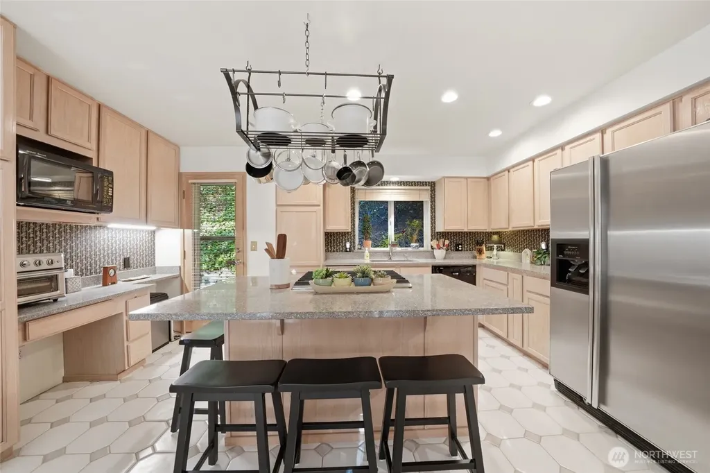 4525 47th Avenue S Seattle WA 98118