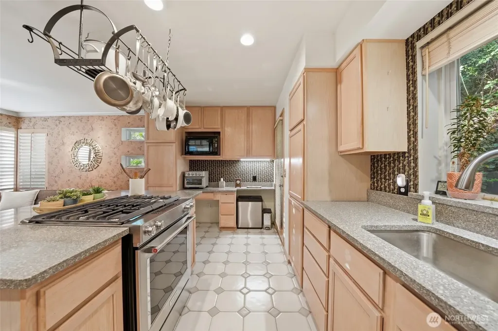 4525 47th Avenue S Seattle WA 98118