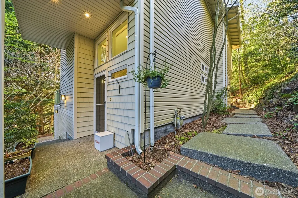 4525 47th Avenue S Seattle WA 98118