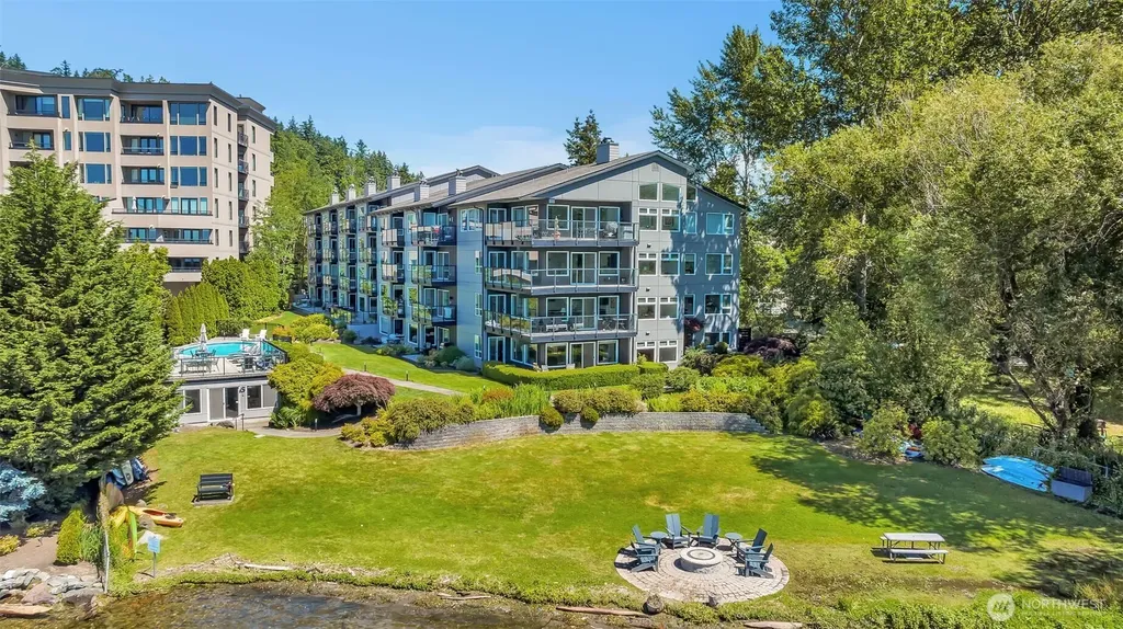 9201 NE Juanita Drive Kirkland WA 98034