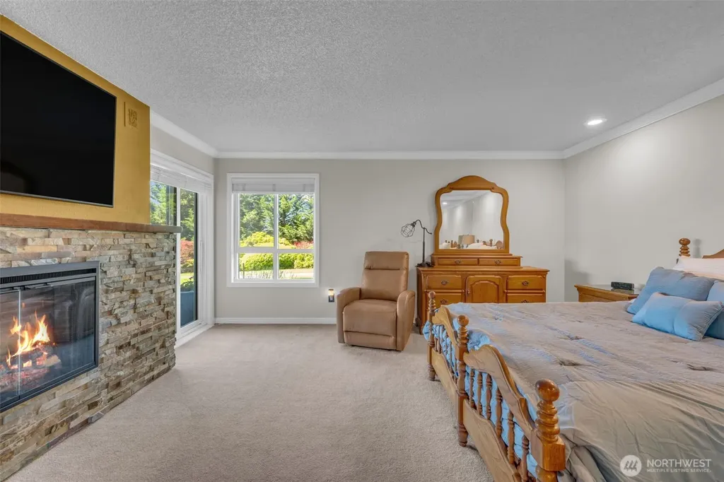 9201 NE Juanita Drive Kirkland WA 98034